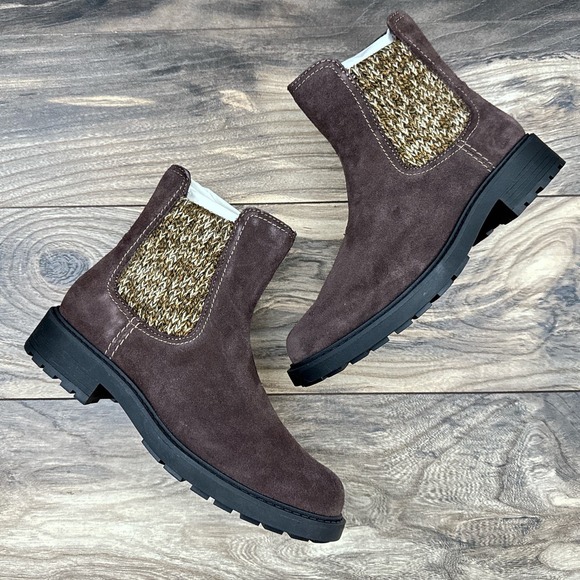 NIB Clarks Opal Sky 7M Dark Brown Suede Comfort Ankle Boots Booties - Picture 1 of 12